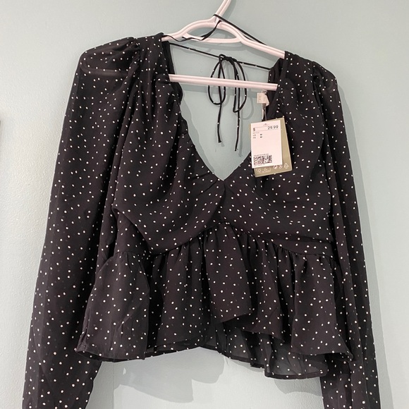 NWT - chiffon V-neck top - Picture 2 of 3